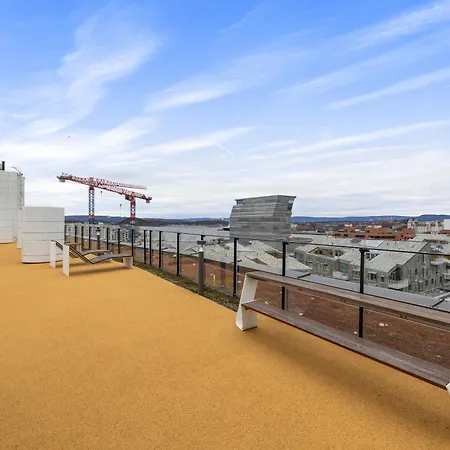 Attractive Location By The Sea In The Center Of Apartment