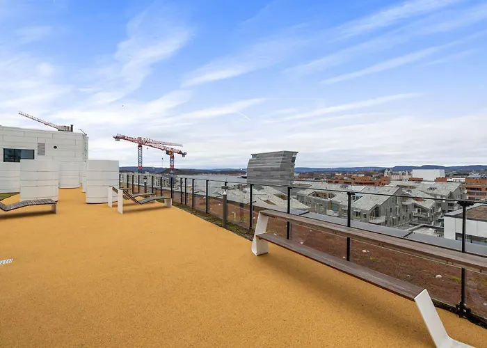 Attractive Location By The Sea In The Center Of Apartment